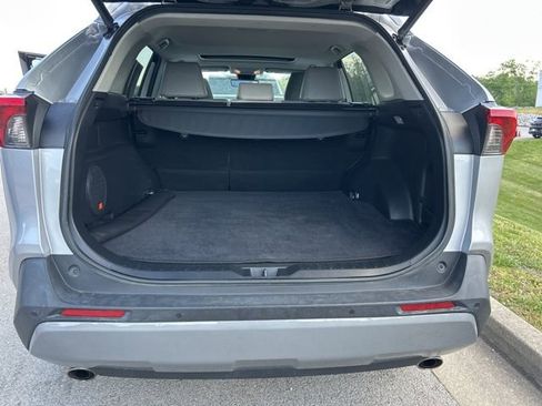 Used 2020 Toyota RAV4 Limited FWD image 12