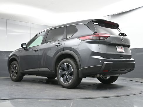 Used 2026 Nissan Rogue SV image 28