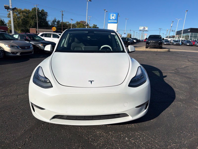 Used 2022 Tesla Model Y Long Range AWD/4WD image 2
