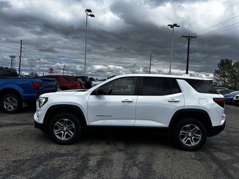 Used 2026 GMC Terrain Elevation AWD/4WD image 2