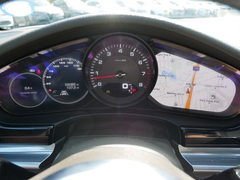 Used 2018 Porsche Panamera 4 image 21