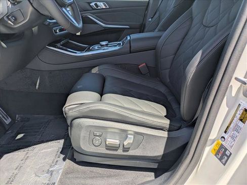 New 2026 BMW X5 xDrive50e w/ M Sport Package AWD/4WD image 4