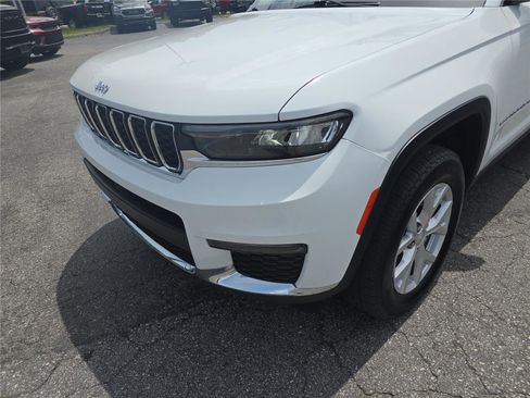 Used 2023 Jeep Grand Cherokee L Limited AWD/4WD image 9
