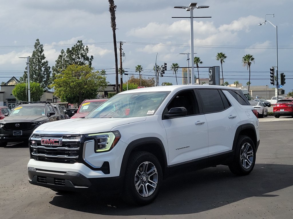 Used 2025 GMC Terrain Elevation AWD/4WD image 33