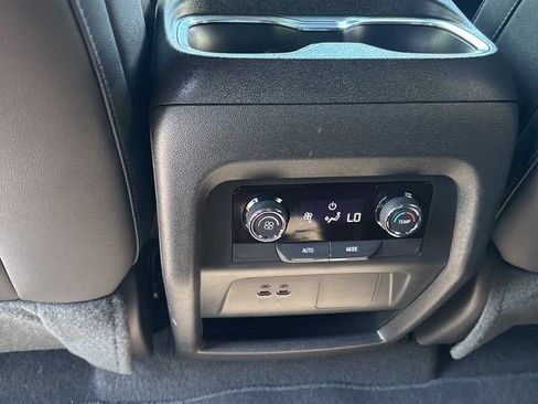 Used 2026 Chevrolet Traverse LT AWD/4WD image 16
