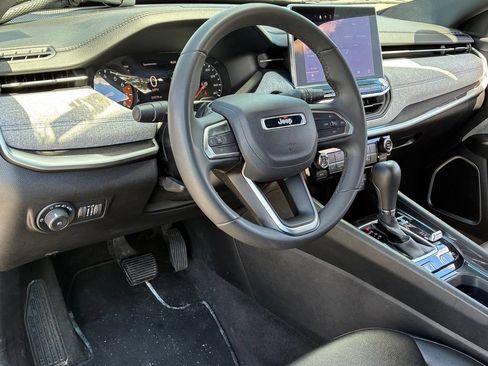 Used 2024 Jeep Compass Latitude AWD/4WD image 17