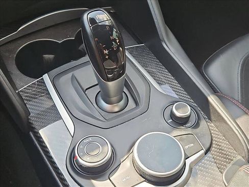Used 2019 Alfa Romeo Giulia Quadrifoglio w/ Driver Assist Dynamic Package image 11
