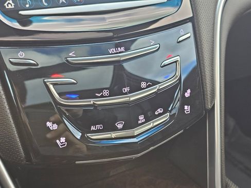 Used 2018 Cadillac XTS Luxury image 9