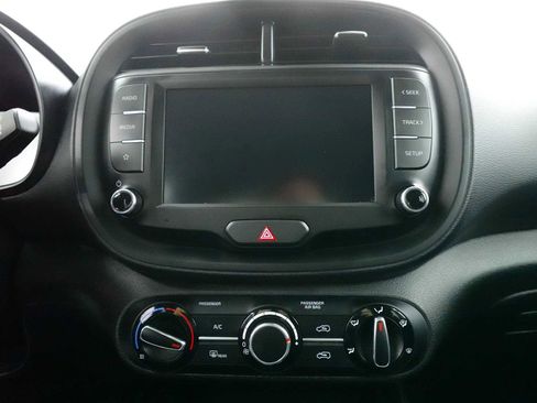Used 2023 Kia Soul LX FWD image 21