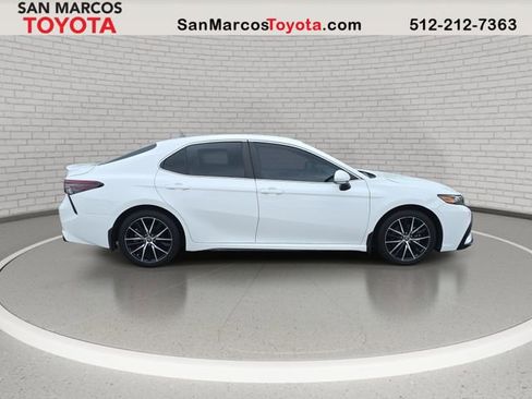 Used 2023 Toyota Camry SE FWD image 5