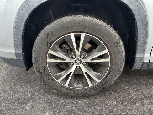 Used 2019 Toyota Highlander LE image 8