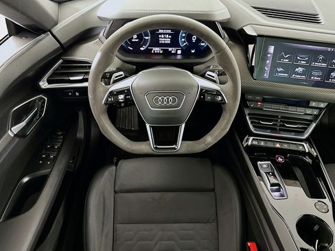 Used 2024 Audi e-tron GT Premium Plus image 21