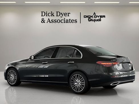 Used 2025 Mercedes-Benz C 300 Sedan image 9