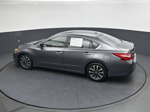 Used 2017 Nissan Altima 2.5 SV w/ Convenience Package FWD image 38