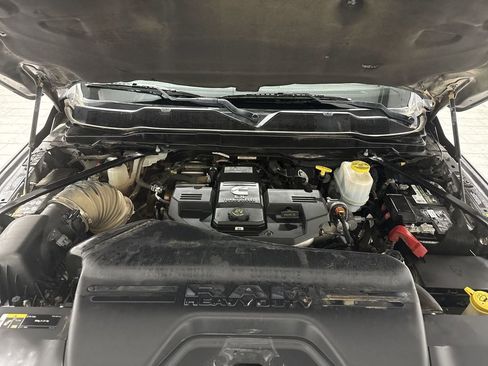 Used 2023 RAM 4500 Laramie AWD/4WD image 31