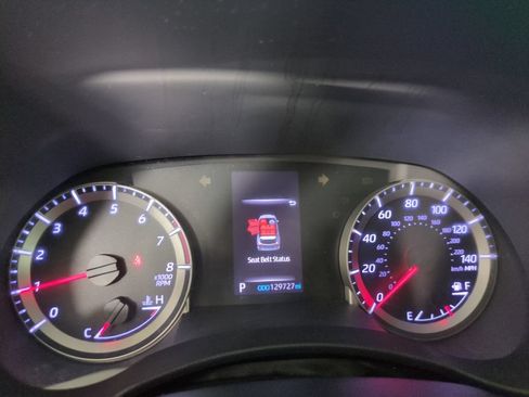 Used 2020 Toyota Highlander LE FWD image 17