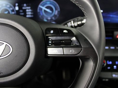 Certified 2025 Hyundai Elantra SEL image 25