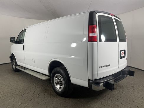 Used 2024 GMC Savana 2500 w/ Driver Convenience Package image 5