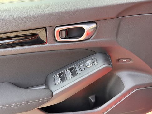 Used 2024 Honda Civic EX image 11