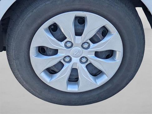 Used 2017 Hyundai Accent SE FWD image 16