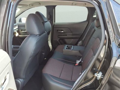 New 2026 Nissan Kicks SR AWD/4WD image 31