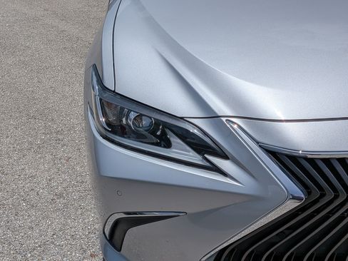 Used 2020 Lexus ES 350 w/ Accessory Package FWD image 9