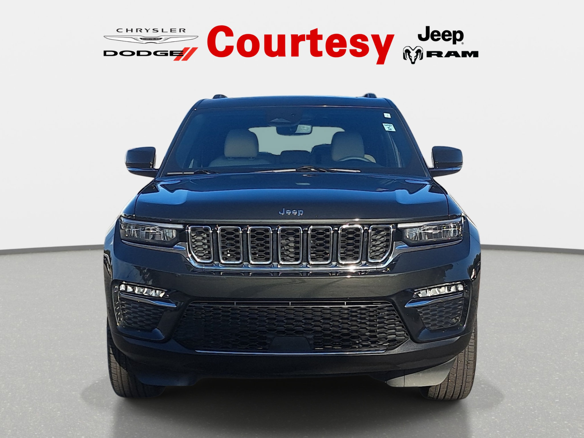 Certified 2023 Jeep Grand Cherokee Limited w/ Trailer Tow Prep Group (B) AWD/4WD image 9