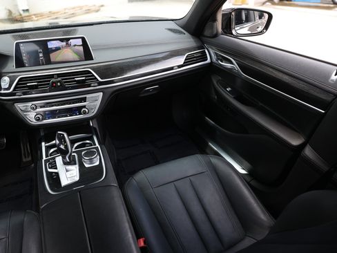 Used 2019 BMW 740i w/ M Sport Package RWD image 26
