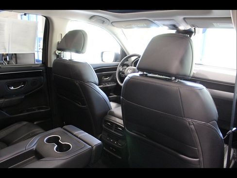 Certified 2023 Honda Pilot Touring image 21