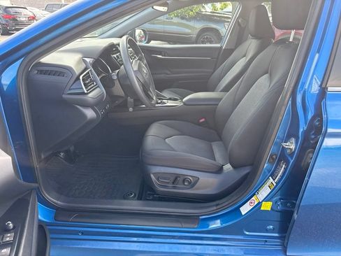 Used 2019 Toyota Camry LE FWD image 14