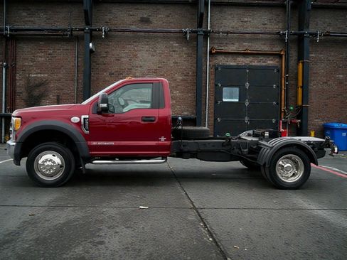 Used 2017 Ford F550 2WD Regular Cab Super Duty image 5