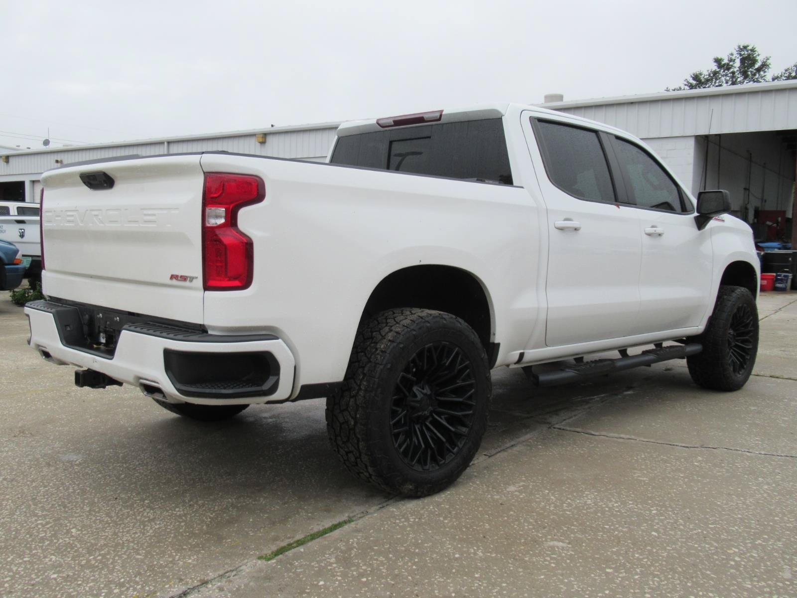 Used 2024 Chevrolet Silverado 1500 RST w/ Convenience Package II AWD/4WD image 4
