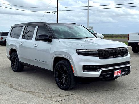 Used 2024 Jeep Grand Wagoneer L Series II w/ Quick Order Packagew 28T image 4