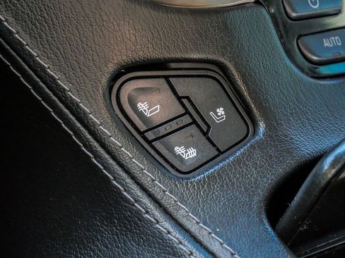 Used 2017 GMC Yukon XL Denali w/ Open Road Package image 32