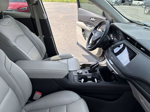 Certified 2020 Cadillac XT4 Premium Luxury w/ Driver Awareness Package FWD image 15
