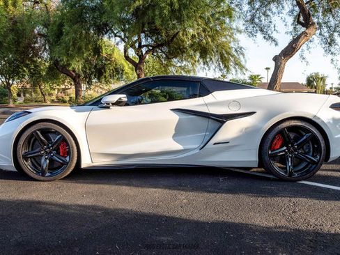 Used 2025 Chevrolet Corvette E-Ray AWD/4WD image 15