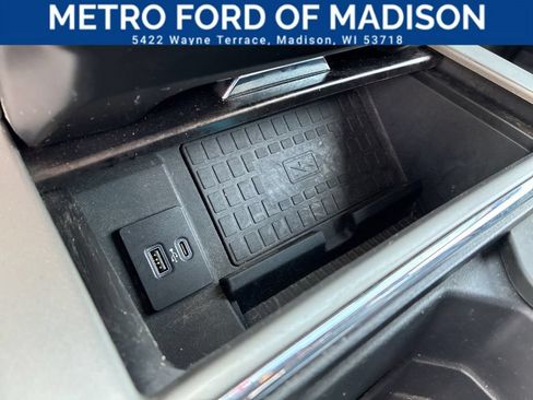 Used 2022 Ford F250 Lariat w/ Black Appearance Pkg AWD/4WD image 21