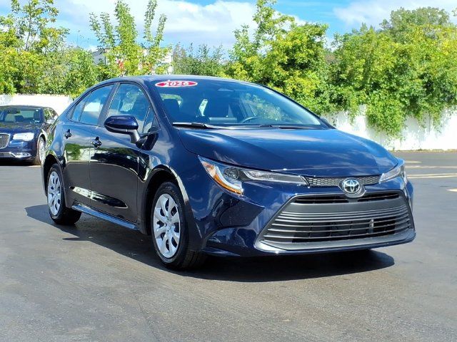 Used 2026 Toyota Corolla LE FWD image 3