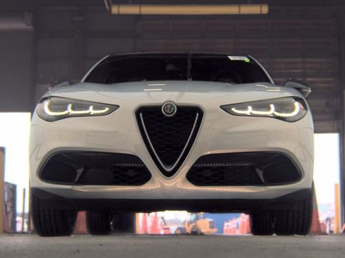 Used 2024 Alfa Romeo Stelvio Ti w/ Performance Driving Package AWD/4WD image 2