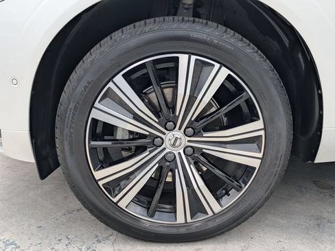 Certified 2023 Volvo XC60 B5 Ultimate w/ Protection Package Premier FWD image 10