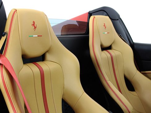 Certified 2022 Ferrari F8 Tributo RWD image 37