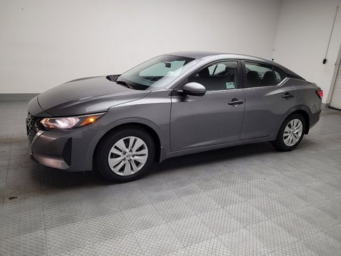 Used 2025 Nissan Sentra S FWD image 2