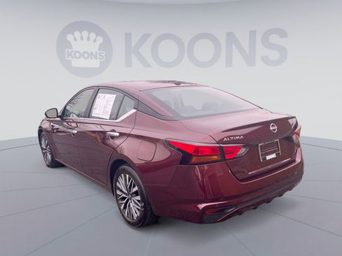 Used 2025 Nissan Altima 2.5 SV image 4