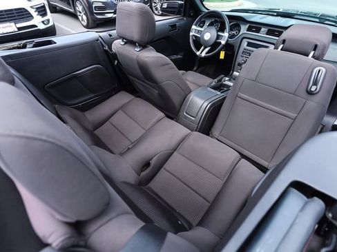 Used 2013 Ford Mustang GT RWD image 28