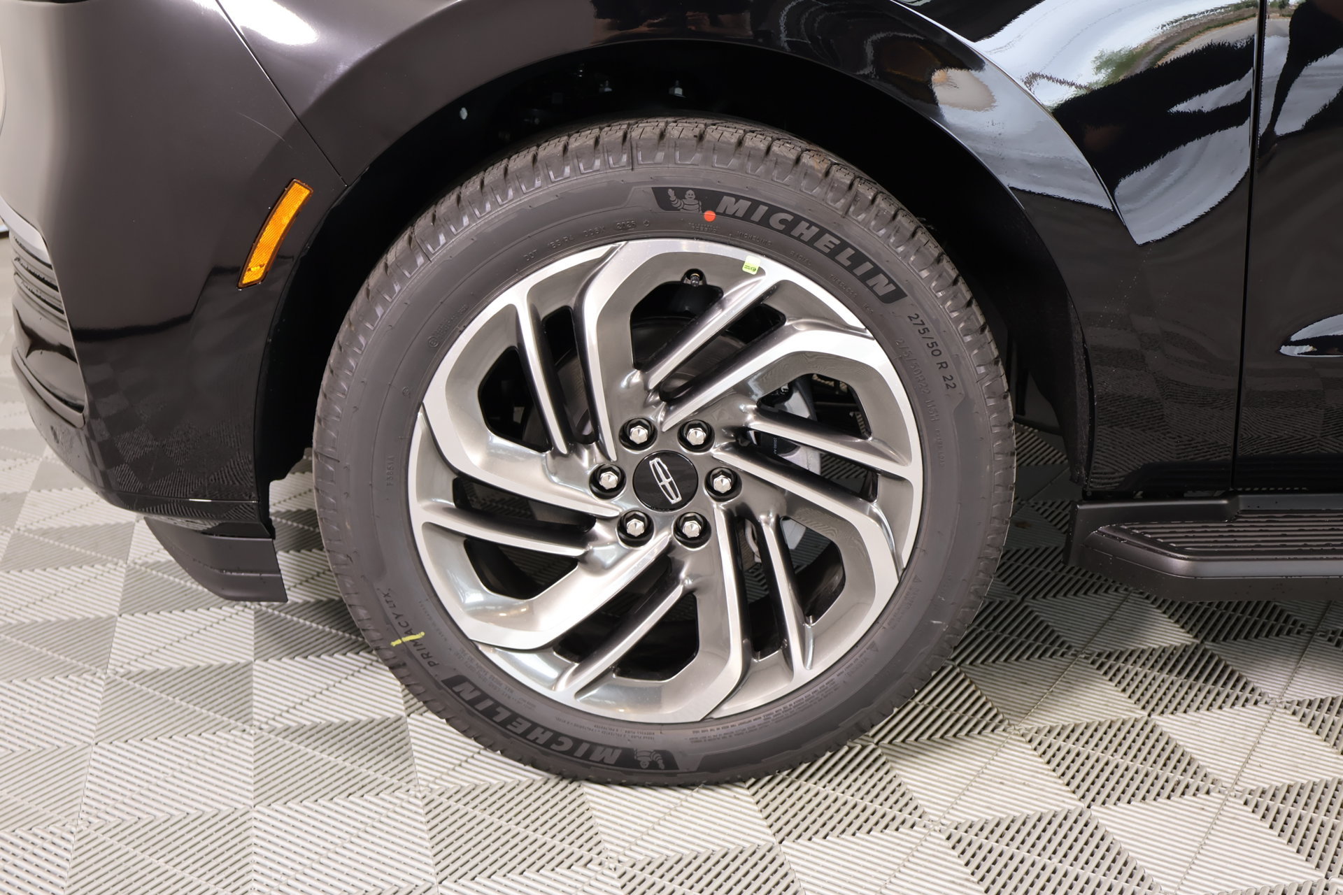 New 2026 Lincoln Navigator Premiere AWD/4WD image 18