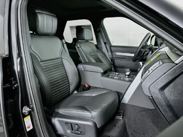 New 2026 Land Rover Discovery Limited Edition AWD/4WD image 28
