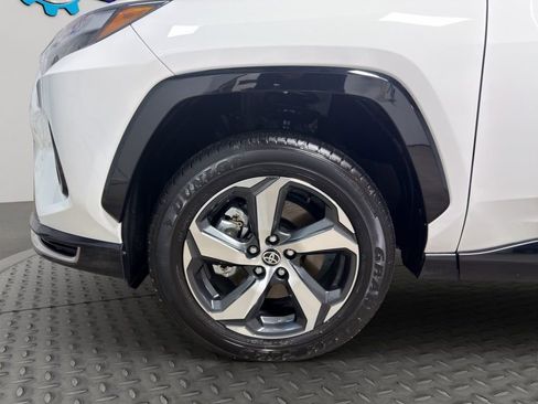 Used 2025 Toyota RAV4 SE image 21
