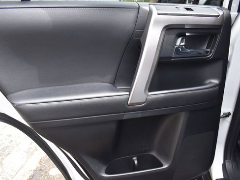 Used 2024 Toyota 4Runner SR5 Premium w/ Moonroof Package AWD/4WD image 19