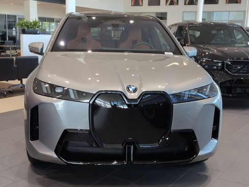 New 2026 BMW iX xDrive45 w/ M Sport Package AWD/4WD image 3