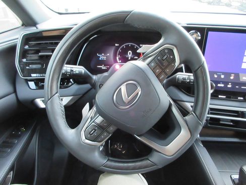 Used 2025 Lexus RX 350 Premium image 32